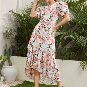 SHEIN X Dr.kholoud Puff Sleeve Ruffle Trim
Asymmetrical Hem Floral Dress